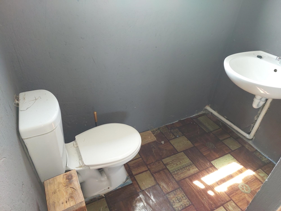 1 Bedroom Property for Sale in Hooikraal Western Cape